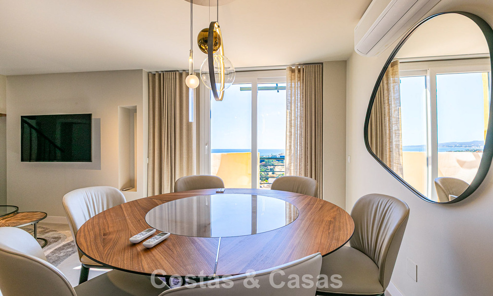 Penthouse avec vue sur la mer à vendre à distance de marche des commodités et de Puerto Banus à Nueva Andalucia, Marbella 789313