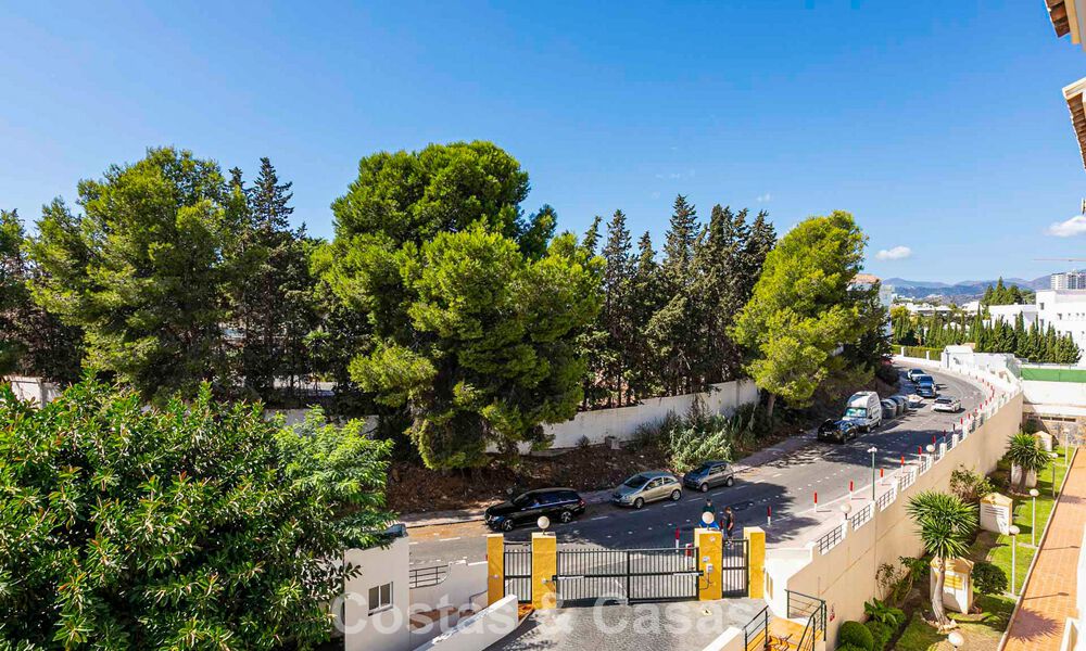 Penthouse avec vue sur la mer à vendre à distance de marche des commodités et de Puerto Banus à Nueva Andalucia, Marbella 789315