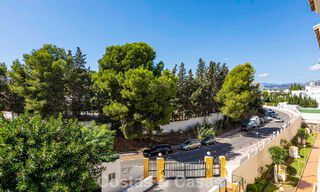 Penthouse avec vue sur la mer à vendre à distance de marche des commodités et de Puerto Banus à Nueva Andalucia, Marbella 789315 