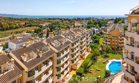 Penthouse avec vue sur la mer à vendre à distance de marche des commodités et de Puerto Banus à Nueva Andalucia, Marbella 789317