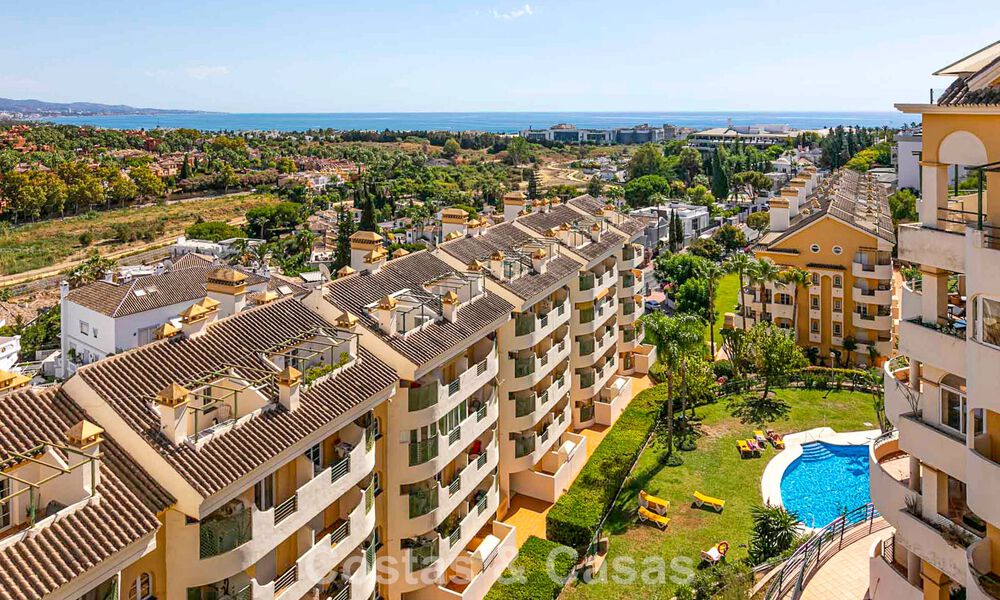 Penthouse avec vue sur la mer à vendre à distance de marche des commodités et de Puerto Banus à Nueva Andalucia, Marbella 789317