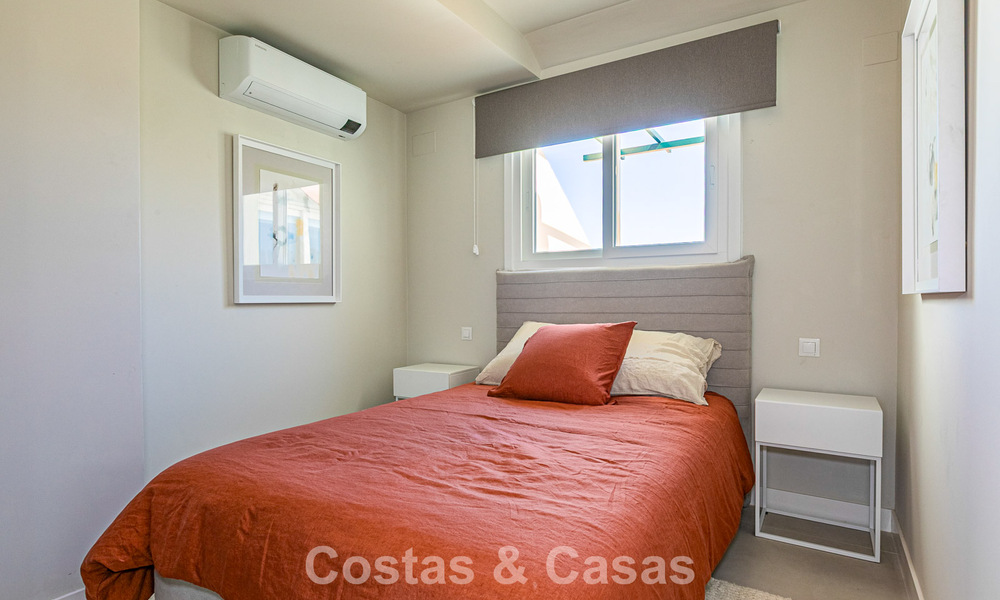 Penthouse avec vue sur la mer à vendre à distance de marche des commodités et de Puerto Banus à Nueva Andalucia, Marbella 789322