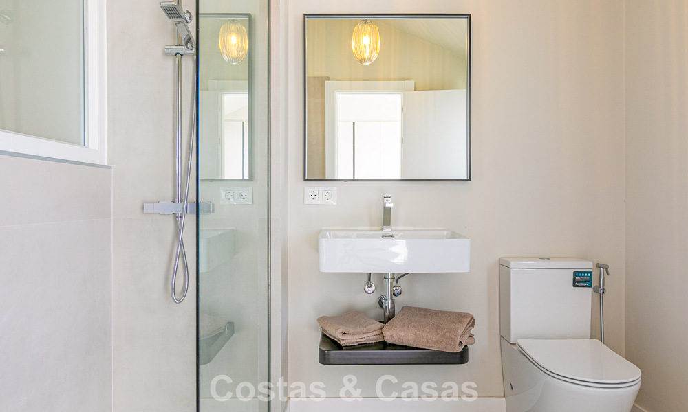 Penthouse avec vue sur la mer à vendre à distance de marche des commodités et de Puerto Banus à Nueva Andalucia, Marbella 789331