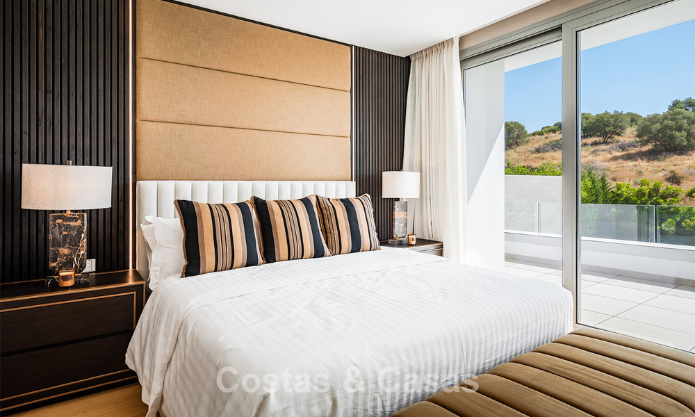 Villa de luxe prête à emménager, au design minimaliste, à vendre sur la New Golden Mile entre Marbella et Estepona 789689