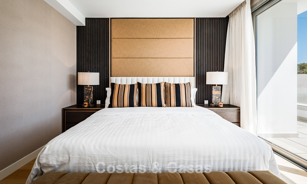 Villa de luxe prête à emménager, au design minimaliste, à vendre sur la New Golden Mile entre Marbella et Estepona 789690