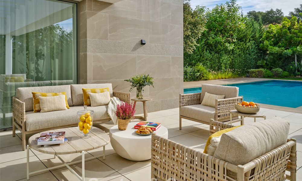Villa de luxe prête à emménager, au design minimaliste, à vendre sur la New Golden Mile entre Marbella et Estepona 789701