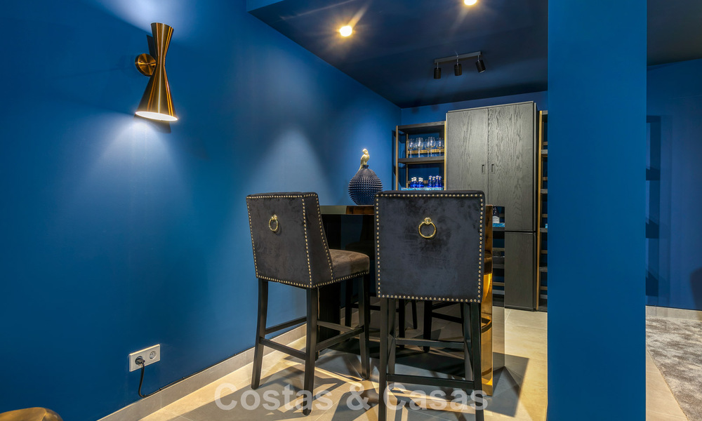 Villa de luxe prête à emménager, au design minimaliste, à vendre sur la New Golden Mile entre Marbella et Estepona 789704