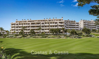 Appartements contemporains neufs à vendre en bordure du parcours de golf à Mijas, Costa del Sol 791144 
