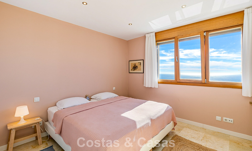 Appartement contemporain prêt à emménager avec vue panoramique sur la mer à vendre à l’est de Marbella 789364