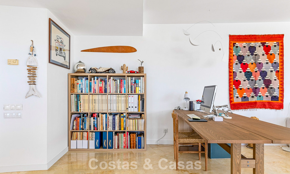 Appartement contemporain prêt à emménager avec vue panoramique sur la mer à vendre à l’est de Marbella 789366