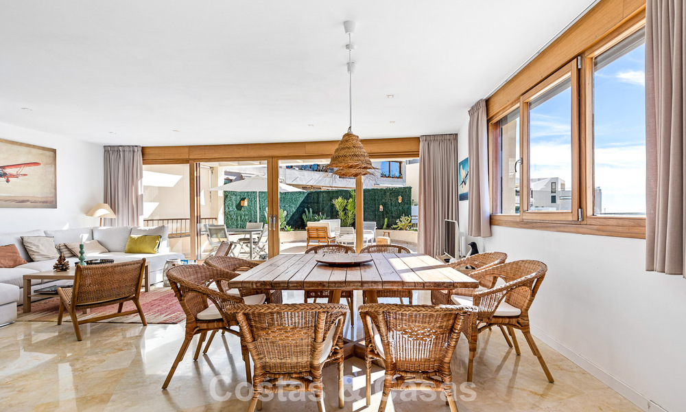 Appartement contemporain prêt à emménager avec vue panoramique sur la mer à vendre à l’est de Marbella 789369