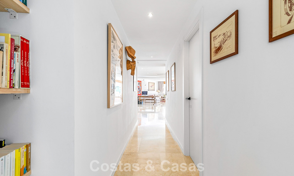 Appartement contemporain prêt à emménager avec vue panoramique sur la mer à vendre à l’est de Marbella 789378