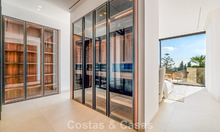 Villa de luxe contemporaine exclusive à vendre dans une communauté sécurisée à La Quinta, Benahavís - Marbella 789431 