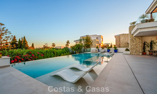 Villa de luxe contemporaine exclusive à vendre dans une communauté sécurisée à La Quinta, Benahavís - Marbella 789452 