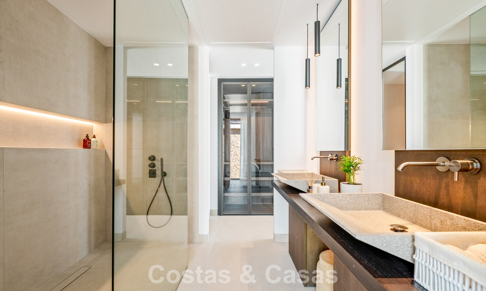 Villa de luxe moderne-méditerranéenne à vendre dans une communauté de premier plan à La Quinta, Benahavís - Marbella 789481