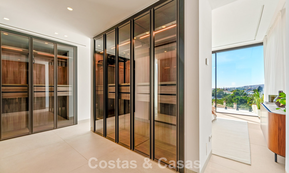Villa de luxe moderne-méditerranéenne à vendre dans une communauté de premier plan à La Quinta, Benahavís - Marbella 789482