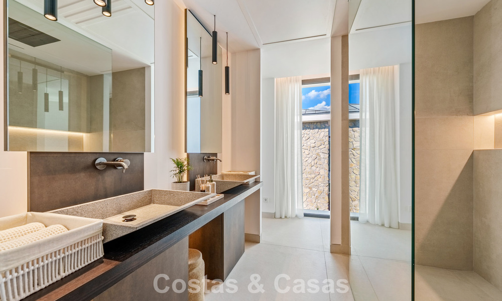 Villa de luxe moderne-méditerranéenne à vendre dans une communauté de premier plan à La Quinta, Benahavís - Marbella 789483