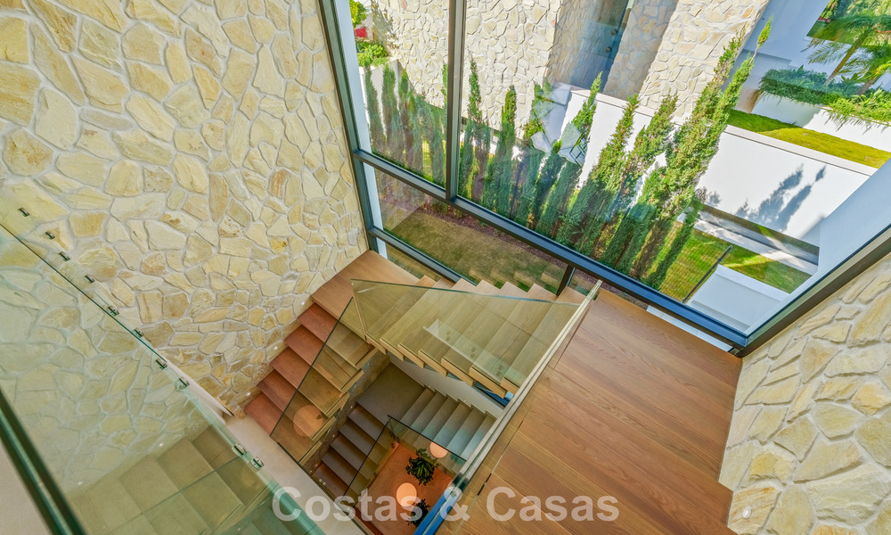 Villa de luxe moderne-méditerranéenne à vendre dans une communauté de premier plan à La Quinta, Benahavís - Marbella 789491