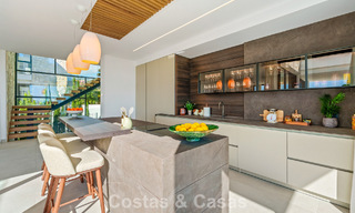 Villa de luxe moderne-méditerranéenne à vendre dans une communauté de premier plan à La Quinta, Benahavís - Marbella 789498 