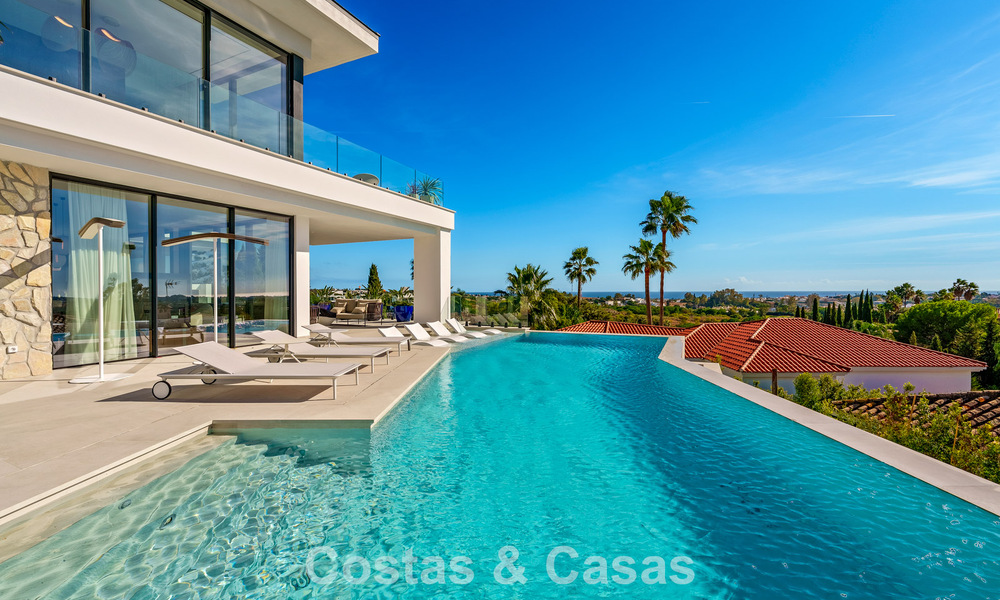 Villa de luxe moderne-méditerranéenne à vendre dans une communauté de premier plan à La Quinta, Benahavís - Marbella 789504