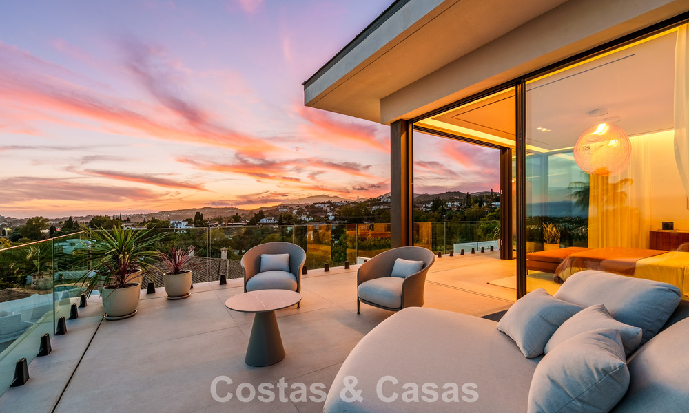 Villa de luxe moderne-méditerranéenne à vendre dans une communauté de premier plan à La Quinta, Benahavís - Marbella 789513