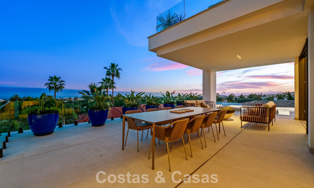 Villa de luxe moderne-méditerranéenne à vendre dans une communauté de premier plan à La Quinta, Benahavís - Marbella 789514