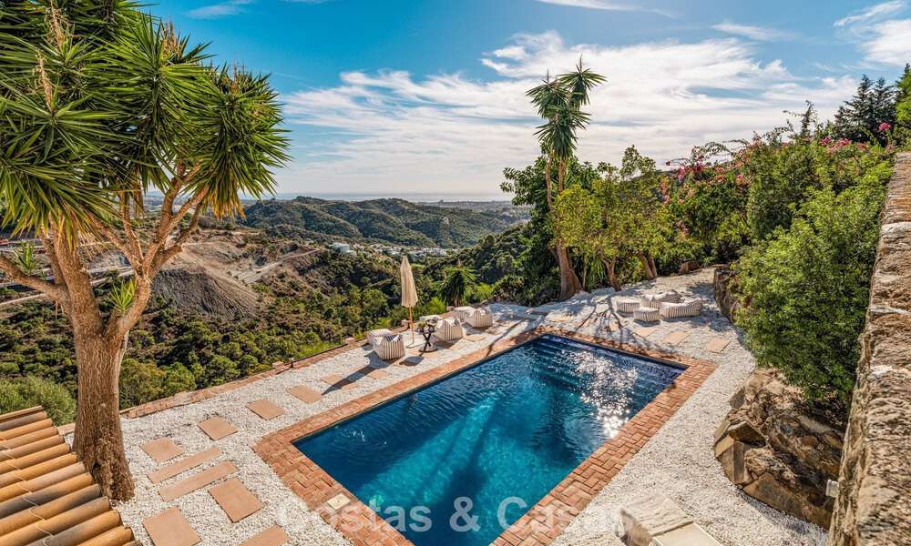 Villa andalouse de luxe élégante au charme intemporel à vendre à El Madroñal, Marbella - Benahavís 789524