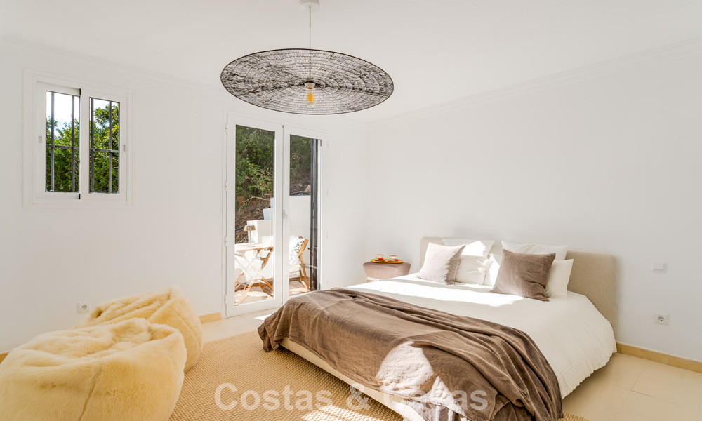 Villa andalouse de luxe élégante au charme intemporel à vendre à El Madroñal, Marbella - Benahavís 789545