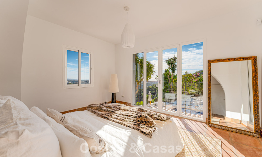 Villa andalouse de luxe élégante au charme intemporel à vendre à El Madroñal, Marbella - Benahavís 789552