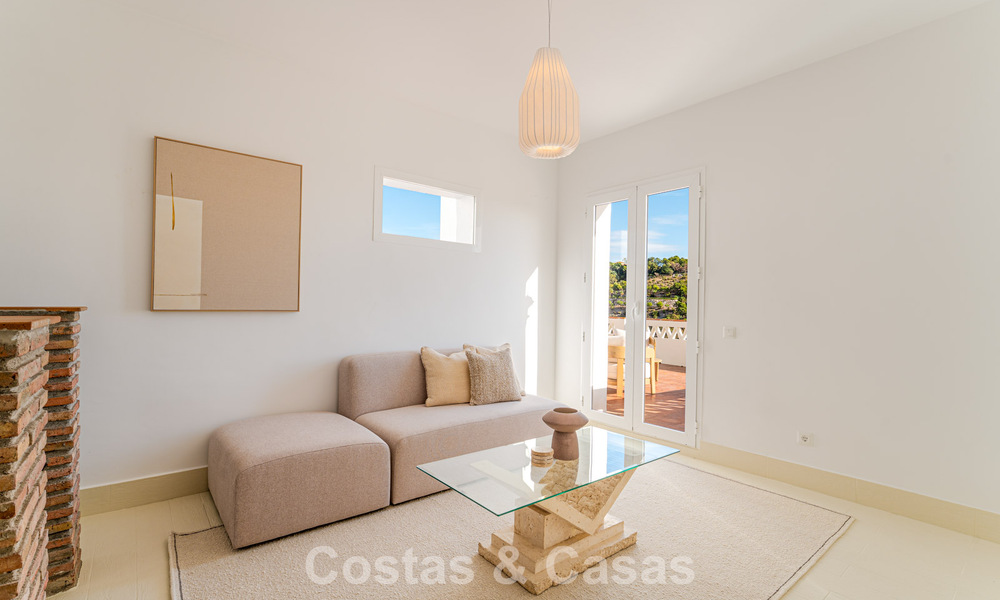 Villa andalouse de luxe élégante au charme intemporel à vendre à El Madroñal, Marbella - Benahavís 789554