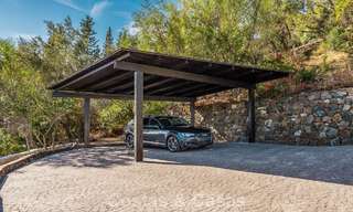 Villa andalouse de luxe élégante au charme intemporel à vendre à El Madroñal, Marbella - Benahavís 789556 