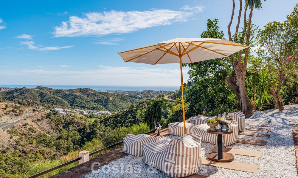 Villa andalouse de luxe élégante au charme intemporel à vendre à El Madroñal, Marbella - Benahavís 789557
