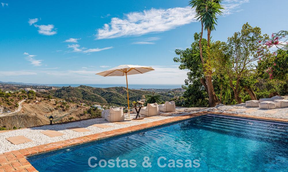 Villa andalouse de luxe élégante au charme intemporel à vendre à El Madroñal, Marbella - Benahavís 789562