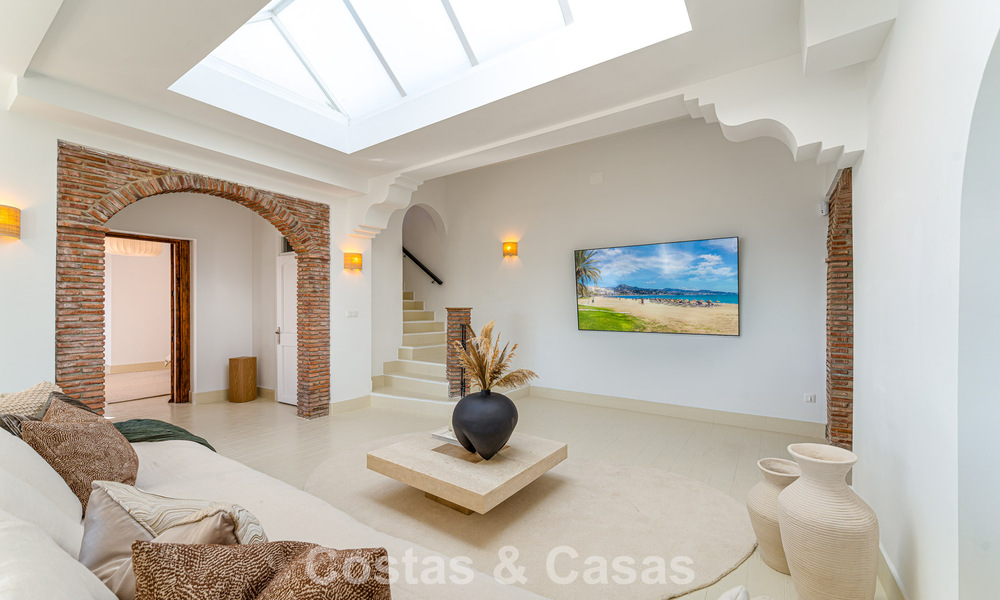 Villa andalouse de luxe élégante au charme intemporel à vendre à El Madroñal, Marbella - Benahavís 789564