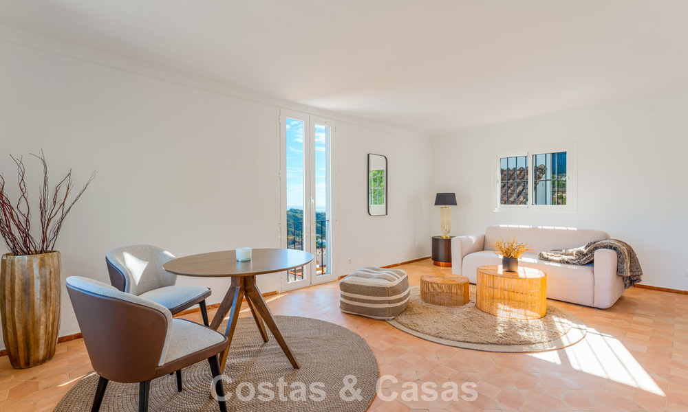 Villa andalouse de luxe élégante au charme intemporel à vendre à El Madroñal, Marbella - Benahavís 789568