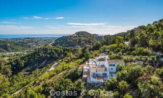 Villa andalouse de luxe élégante au charme intemporel à vendre à El Madroñal, Marbella - Benahavís 789569 