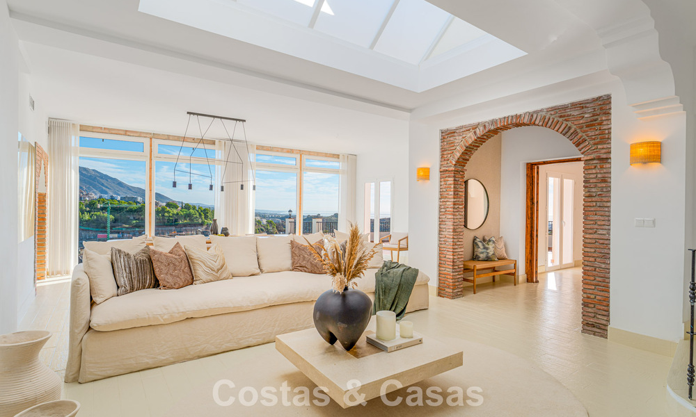 Villa andalouse de luxe élégante au charme intemporel à vendre à El Madroñal, Marbella - Benahavís 789570