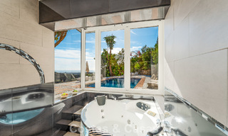 Villa andalouse de luxe élégante au charme intemporel à vendre à El Madroñal, Marbella - Benahavís 789572 