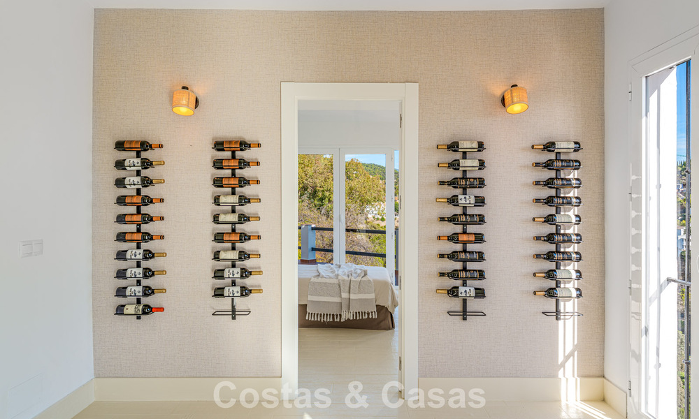 Villa andalouse de luxe élégante au charme intemporel à vendre à El Madroñal, Marbella - Benahavís 789576