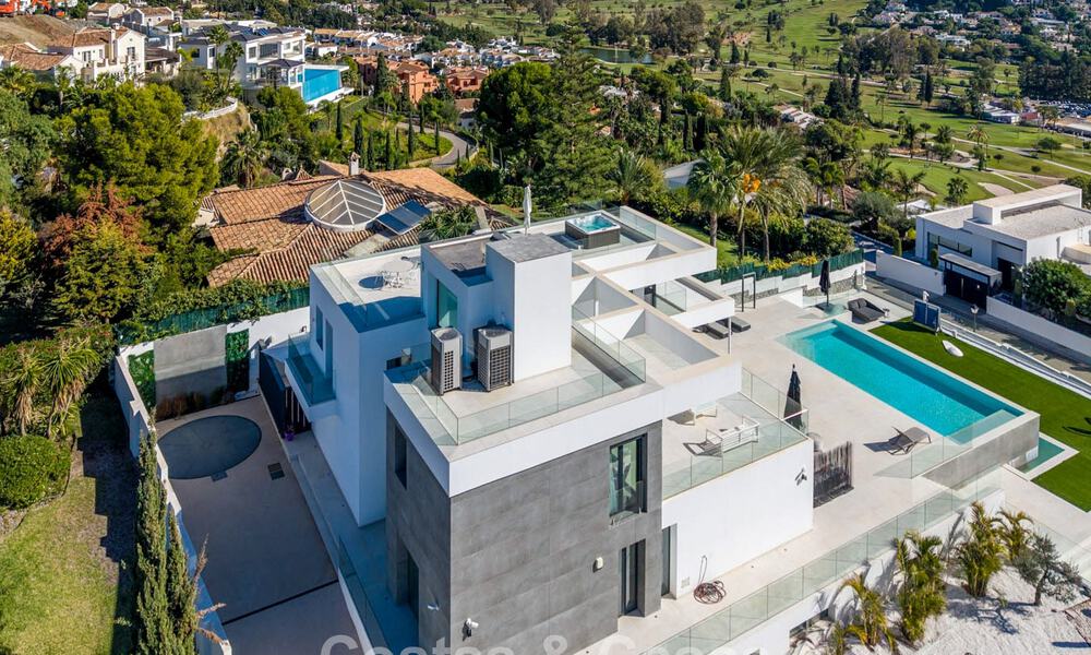 Prête à emménager, villa design ultramoderne avec vues panoramiques à vendre à Marbella - Benahavís 789594