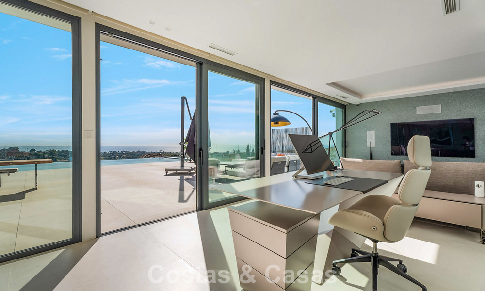 Prête à emménager, villa design ultramoderne avec vues panoramiques à vendre à Marbella - Benahavís 789600