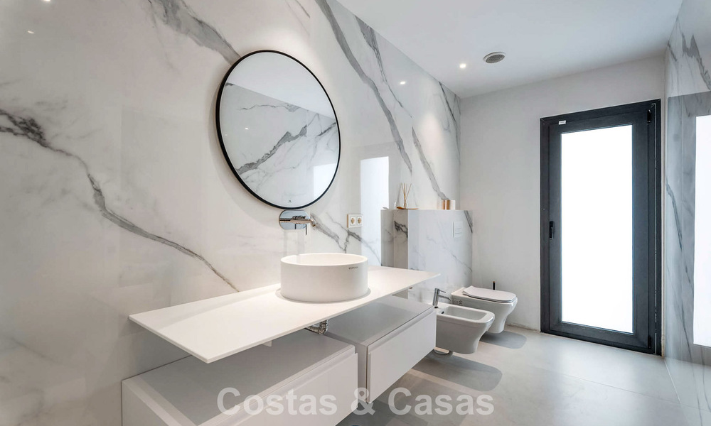 Prête à emménager, villa design ultramoderne avec vues panoramiques à vendre à Marbella - Benahavís 789617