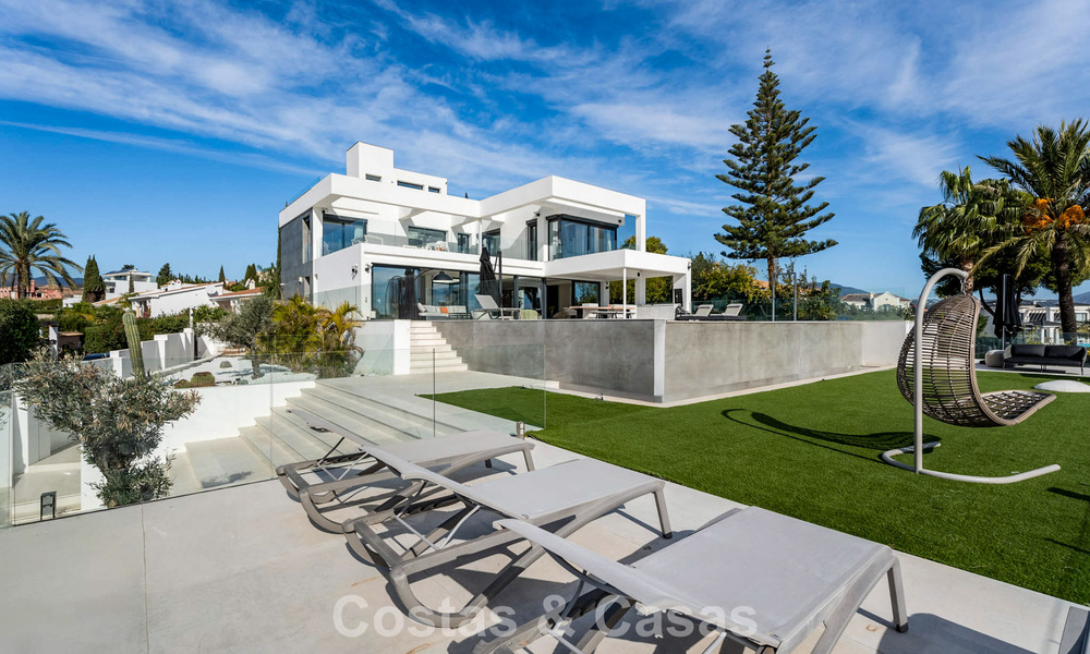 Prête à emménager, villa design ultramoderne avec vues panoramiques à vendre à Marbella - Benahavís 789618
