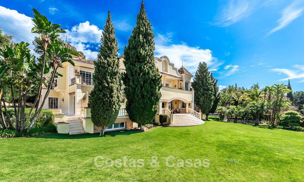 Villa espagnole remarquable à vendre avec vue sur la mer et grand terrain à Sierra Blanca, Marbella 789619
