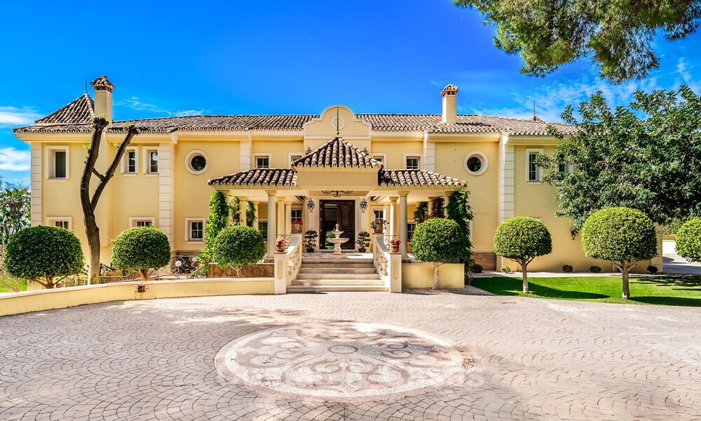 Villa espagnole remarquable à vendre avec vue sur la mer et grand terrain à Sierra Blanca, Marbella 789620