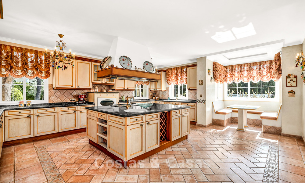 Villa espagnole remarquable à vendre avec vue sur la mer et grand terrain à Sierra Blanca, Marbella 789626