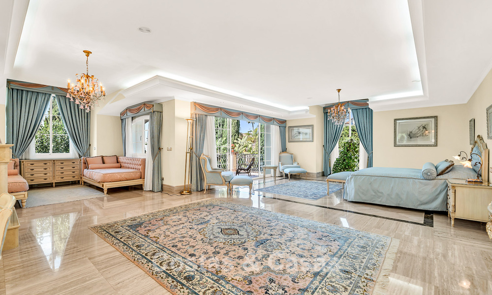 Villa espagnole remarquable à vendre avec vue sur la mer et grand terrain à Sierra Blanca, Marbella 789630