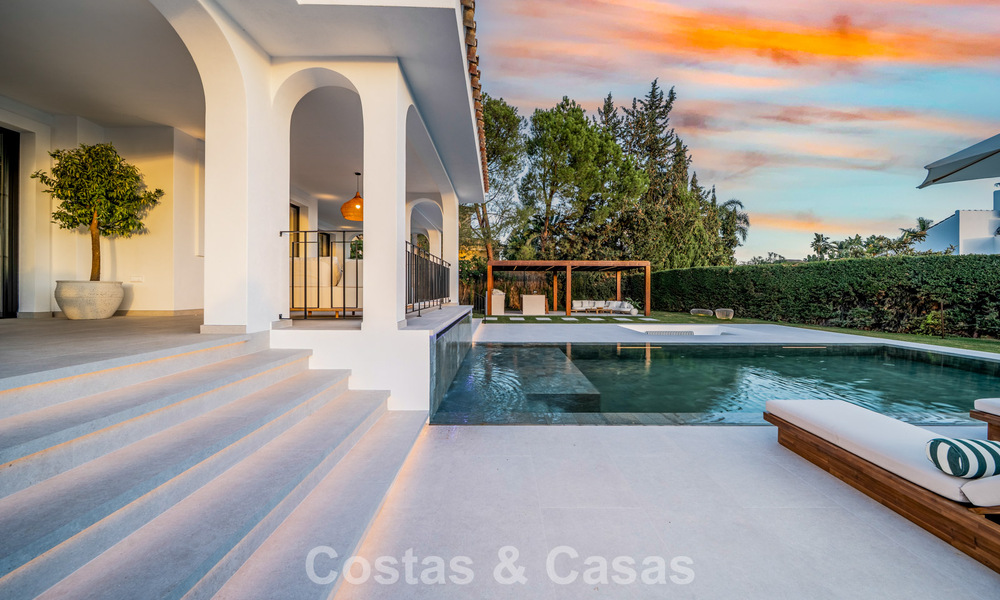 Villa moderne-méditerranéenne avec vue sur la mer à vendre dans un quartier privilégié de Nueva Andalucía, Marbella 789653