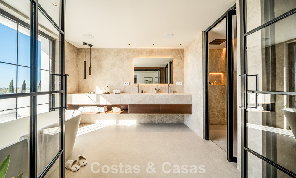 Villa moderne-méditerranéenne avec vue sur la mer à vendre dans un quartier privilégié de Nueva Andalucía, Marbella 789660