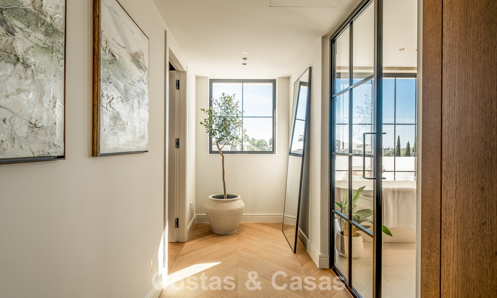 Villa moderne-méditerranéenne avec vue sur la mer à vendre dans un quartier privilégié de Nueva Andalucía, Marbella 789663